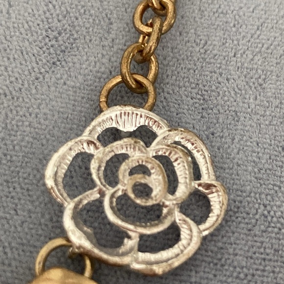 Camellia silver and gold necklace - Picture 6 of 15